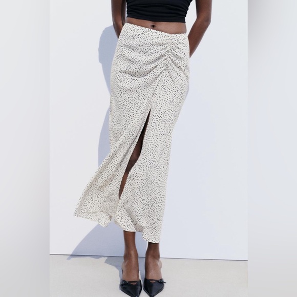 ZARA RUCHED DOTTED MIDI SKIRT - Picture 3 of 8